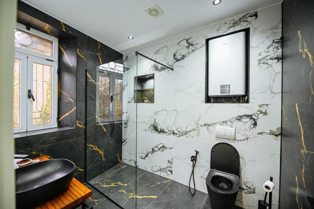 Mon Ami Boutique Hotel Shkodër Extérieur photo