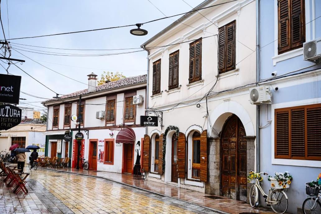 Mon Ami Boutique Hotel Shkodër Extérieur photo